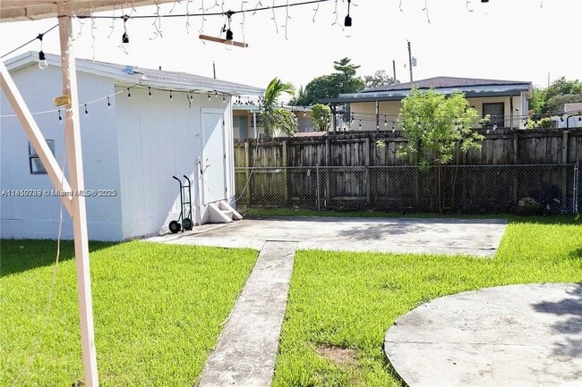 Building Photo - 430 NW 60th Ave