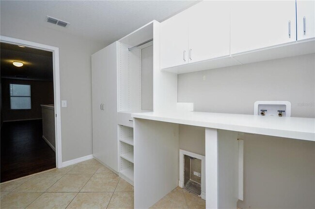 Building Photo - 11061 Little Blue Heron Dr