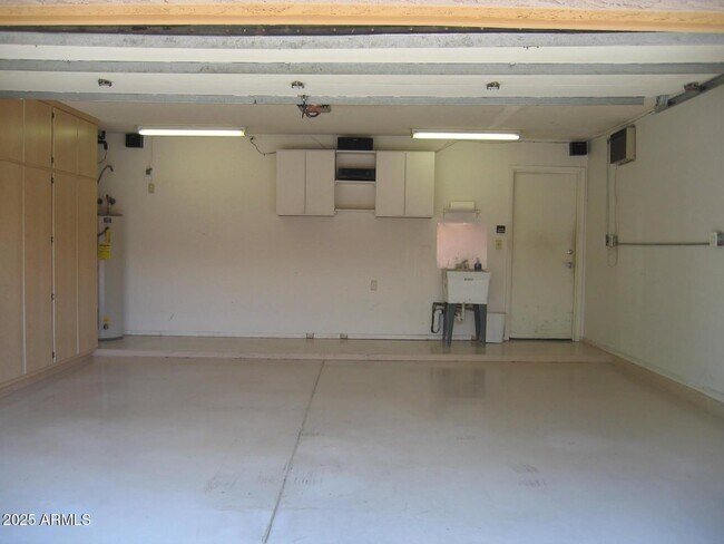 Building Photo - 1315 E Susan Ln