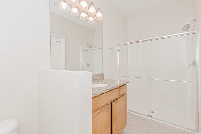 Building Photo - LEASING INCENTIVE!!!!!Gorgeous 3 Bed Townh...