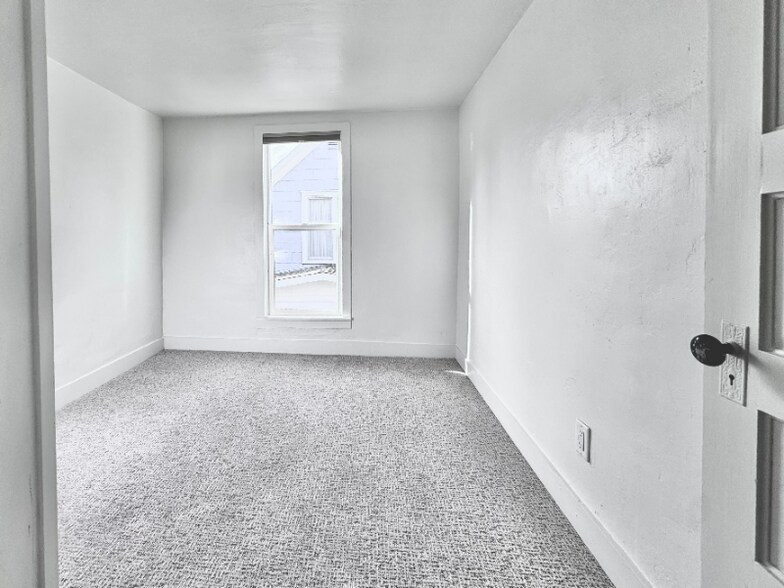 Building Photo - 7 E Curtiss St