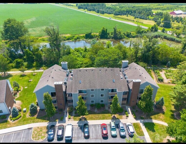 Building Photo - 403 Ravens Crest Dr