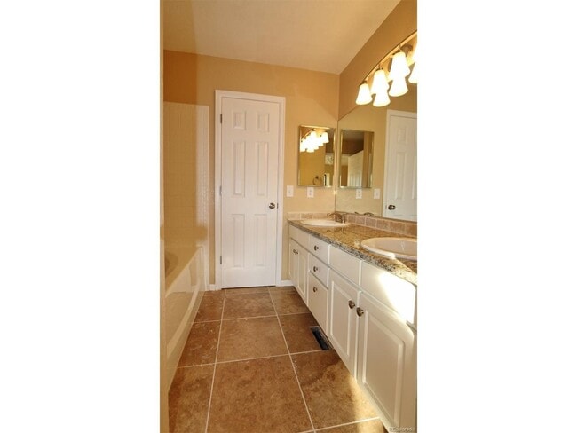Building Photo - 8754 Allison Dr