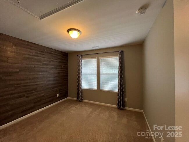 Building Photo - 2198 Laurens Dr