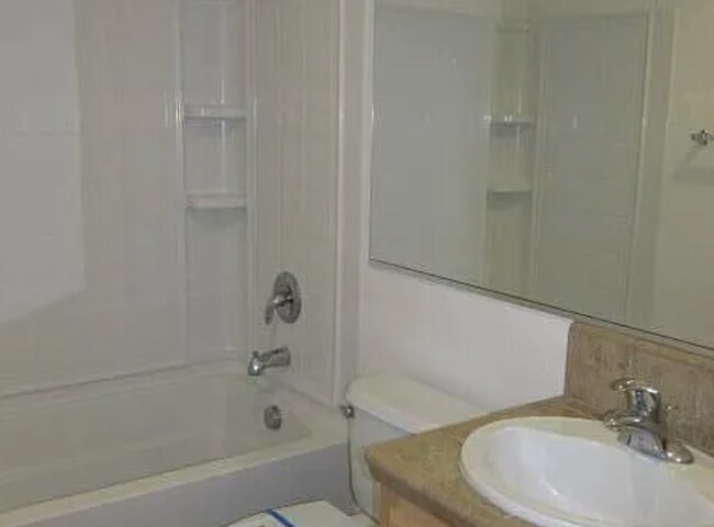 Building Photo - IMMACULATE NATOMAS 4/3 plus office!  Pleas...