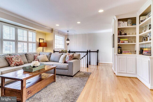 Building Photo - 6519 Engel Dr