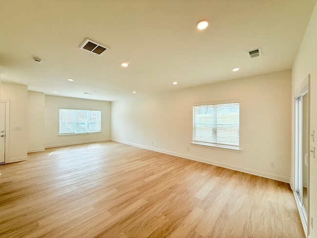 Building Photo - 5391 Toano Rd