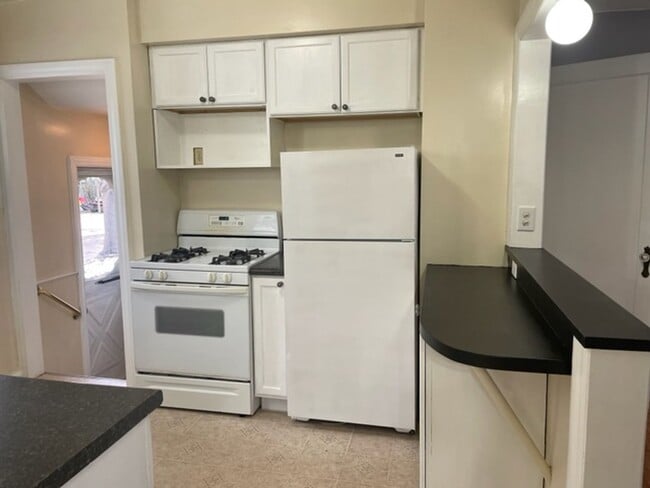 Building Photo - Charming 3-Bedroom Home for Rent – Quiet C...