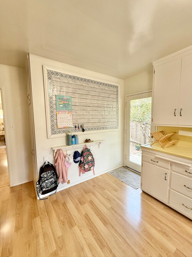 Kitchen - 2729 Palos Verdes Dr N