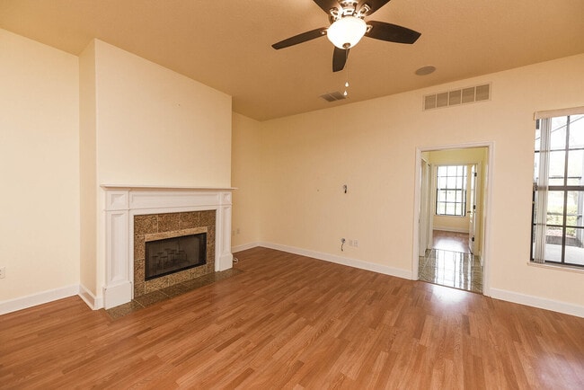 Building Photo - 4068 Gardenwood Cir