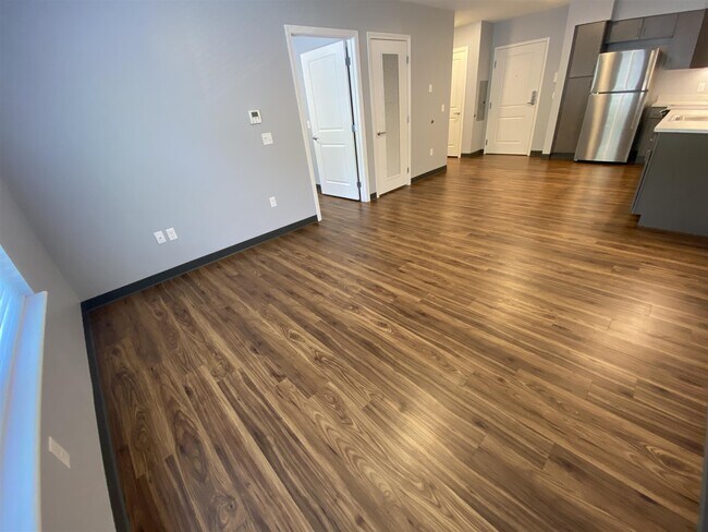 Building Photo - 52 E Ridge Dr