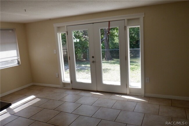 Building Photo - 7234 Cherry Laurel Dr