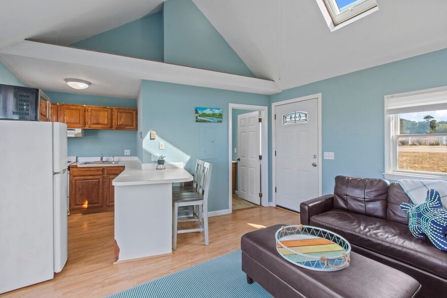 Building Photo - 12 Lower County Rd