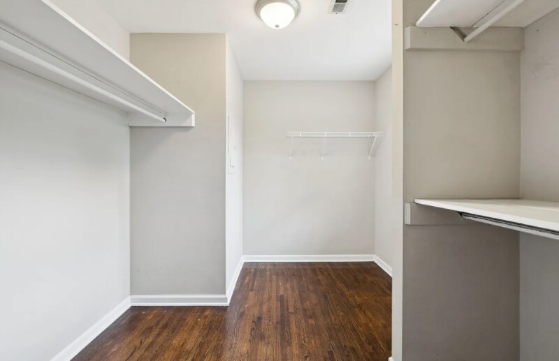 Building Photo - 6528 Premier Dr