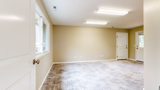 Building Photo - 7705 Starr Rd
