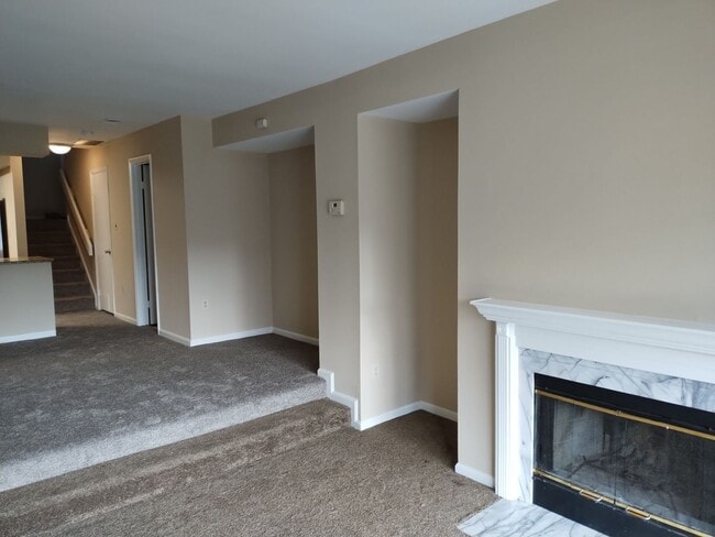 Building Photo - Spacious 3 Bedroom Condo- RENT TODAY & SAVE!