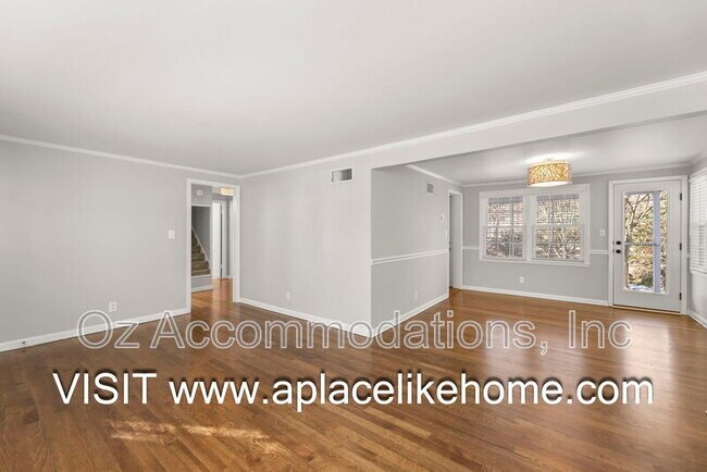 Building Photo - 7404 Village Dr