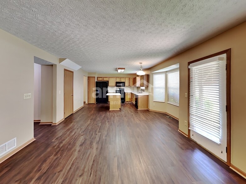 Building Photo - 1363 Wild Horse Dr