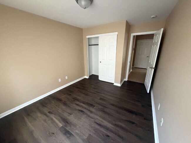 Building Photo - Charming Single-Story Home with Spacious Layout & Modern Comforts