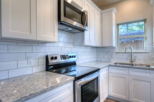 Building Photo - 9638 WARM Spgs