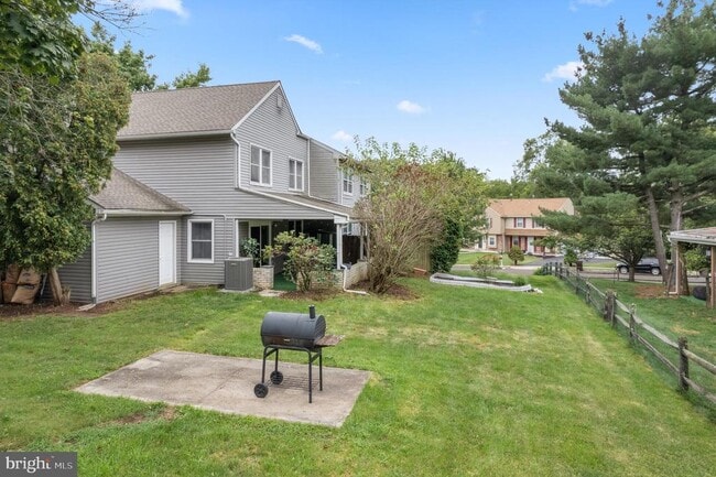 Building Photo - 1578 Yeakel Way