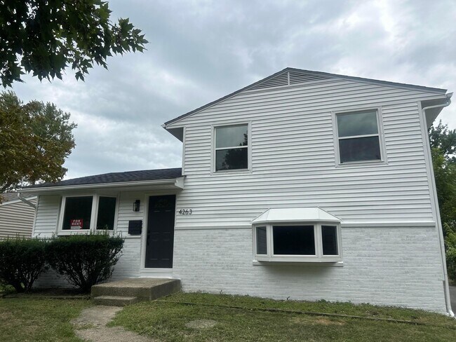 Primary Photo - 4263 Sibley Ave