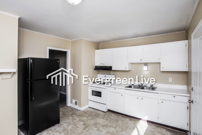 Building Photo - 431 Hudson Ave