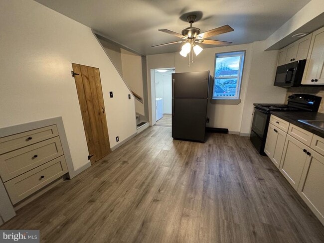 Building Photo - 105 Spring Garden St