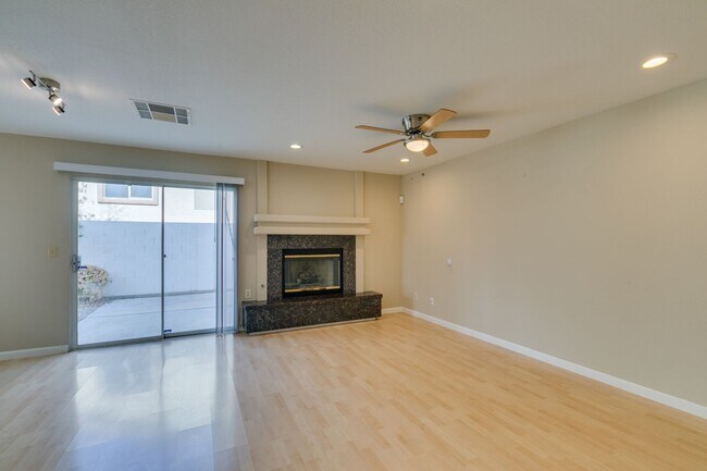 Building Photo - Beautiful Summerlin Home – 3 Bed, 2.5 Bath...