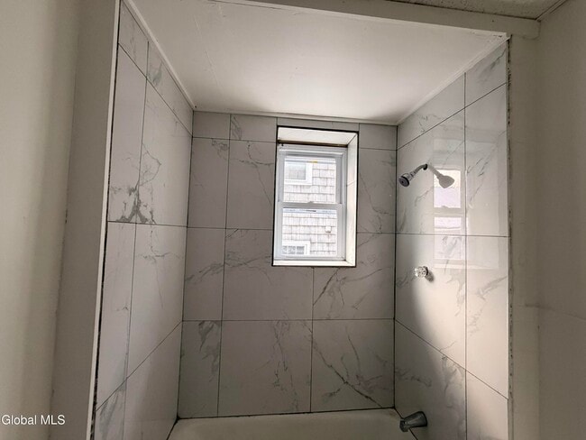 Building Photo - 21-23-23 Jackson St