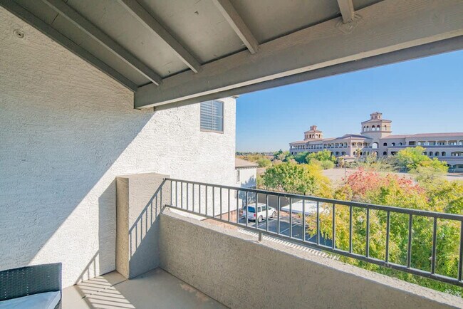 Building Photo - 7455 N 95th Ave