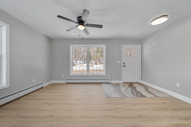 Building Photo - 142 S Main St