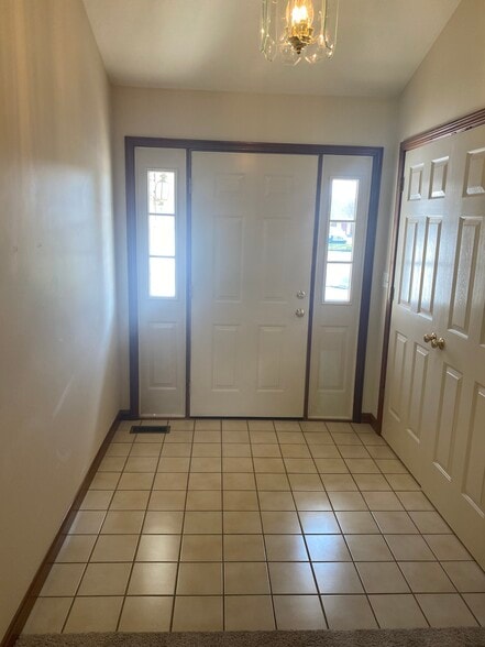 Building Photo - 2928 E Shetland Dr