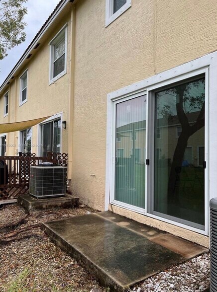 Building Photo - 6361 Landings Ter