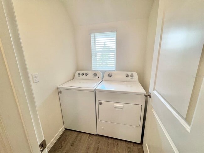 Building Photo - 36015 Sunflower Hl Dr