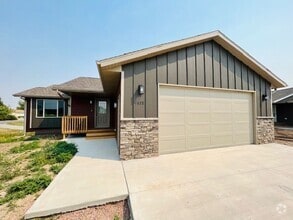Building Photo - ~ APPLICATIONS PENDING ~ NEWER 4 Bedroom, ...