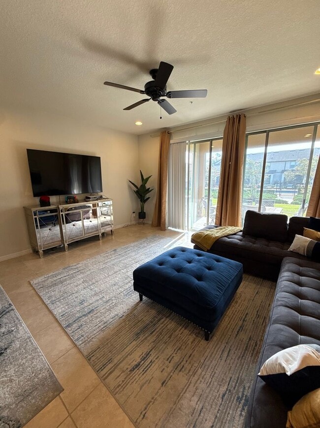 Primary Photo - Beautiful 3/2.5 Townhome with Pool View in...