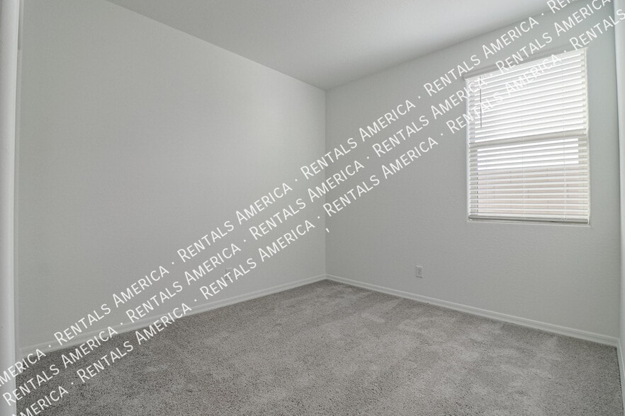 Building Photo - 15175 W Desert Bloom St