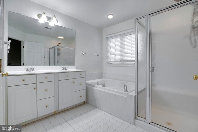 Building Photo - 12691 Heron Ridge Dr