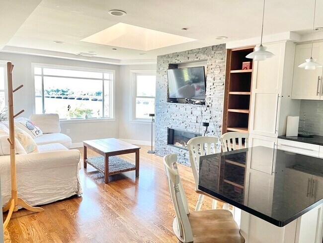 Building Photo - 22 Bay State Rd