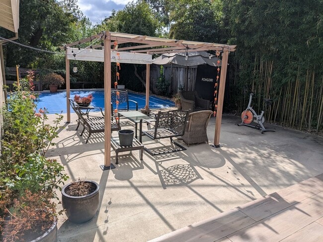 Building Photo - 3BD/2BA Premium Willow Glen Home with Euro...