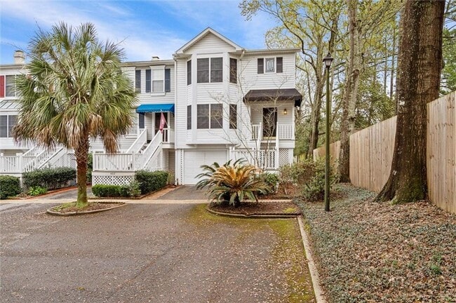 Primary Photo - 270 Hillcrest Rd
