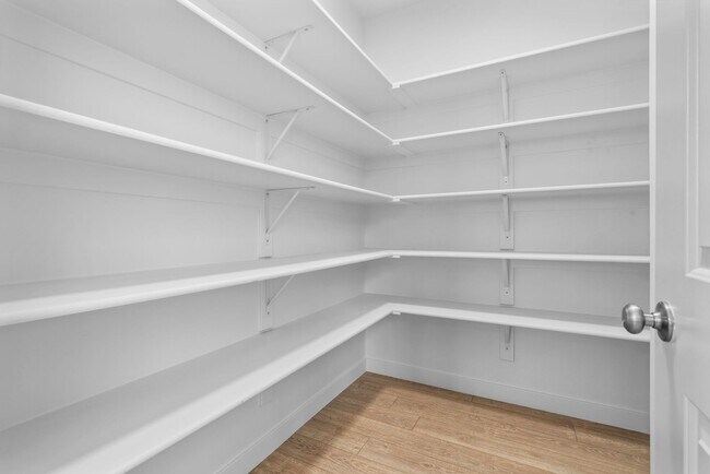 Building Photo - 1564 W 265 N