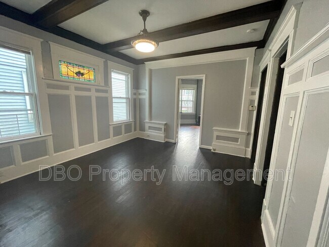 Building Photo - 825 Myrtle Ave