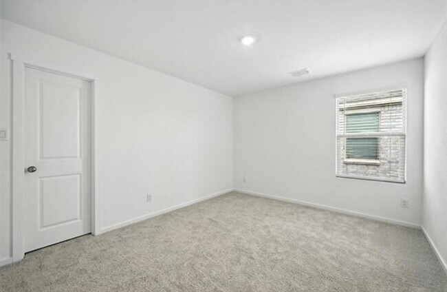 Building Photo - 205 Ashbrook St