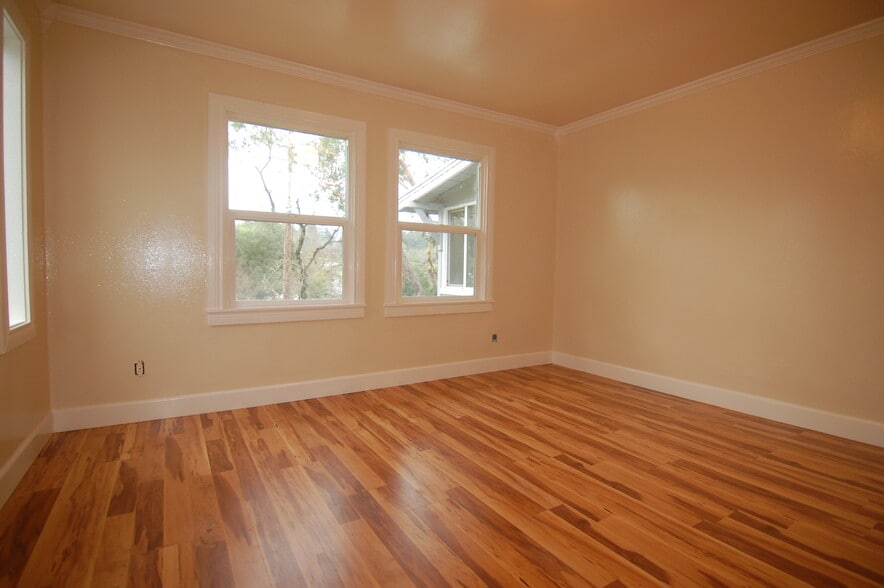 Building Photo - 8492 Trenton Rd