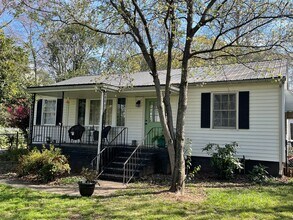 Building Photo - Beautifully renovated Normaltown 3/2 Home with fenced in front yard! Water, trash, and lawncare i...