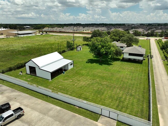 Building Photo - 16435 Telge Rd