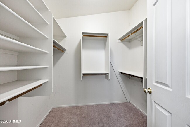 Building Photo - 1025 W Jeanine Dr