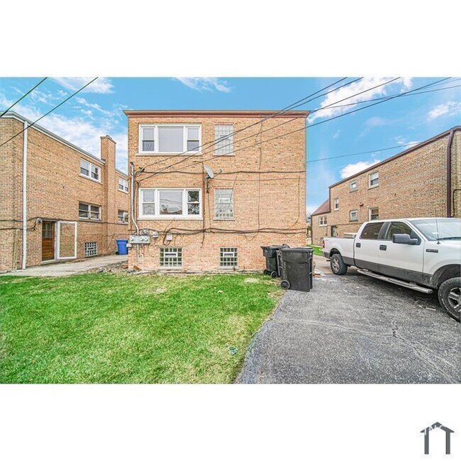 Building Photo - 7900 S Whipple St